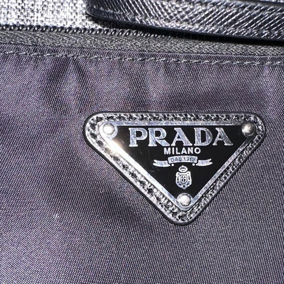♠️Prada Wristlet ♠️ - Picture 6 of 13
